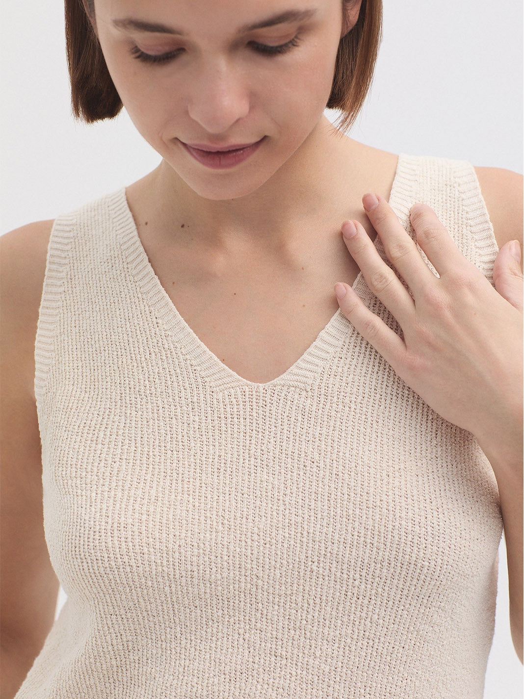 V Neck Vest - Ecru