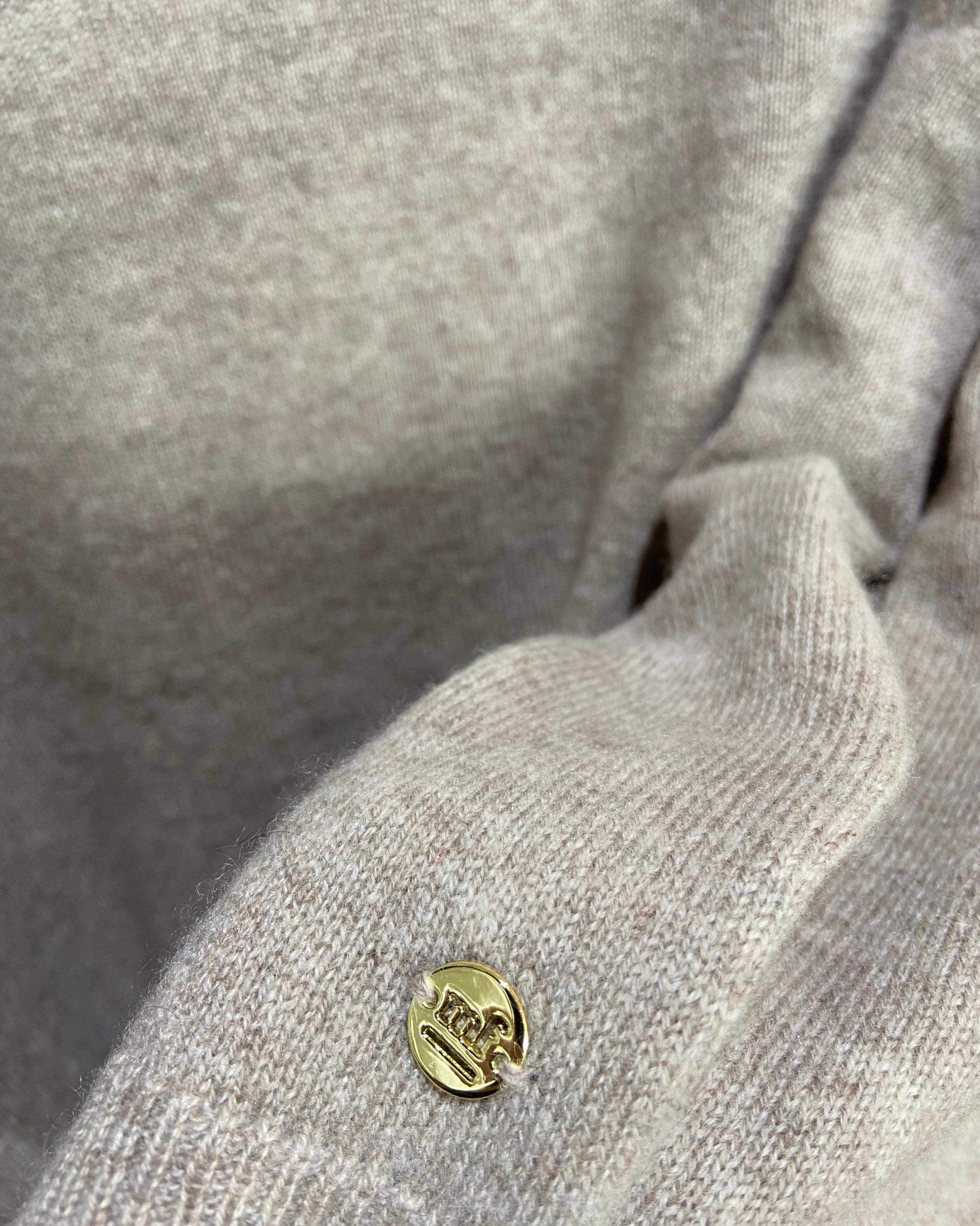 Mia Fratino Essential Slim Vee- toast