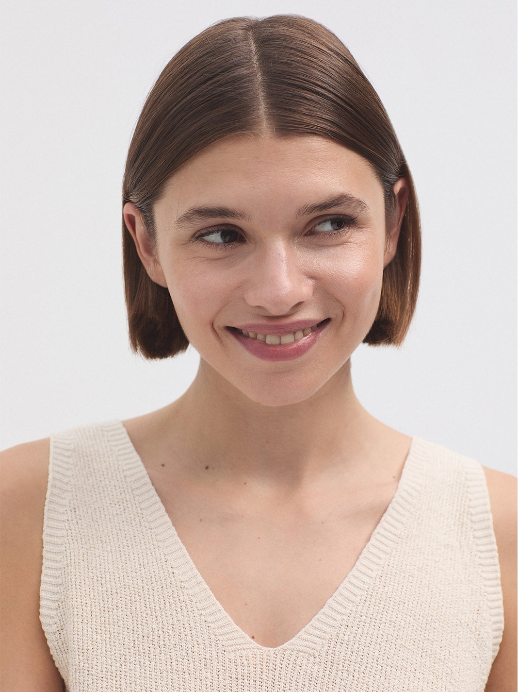 V Neck Vest - Ecru