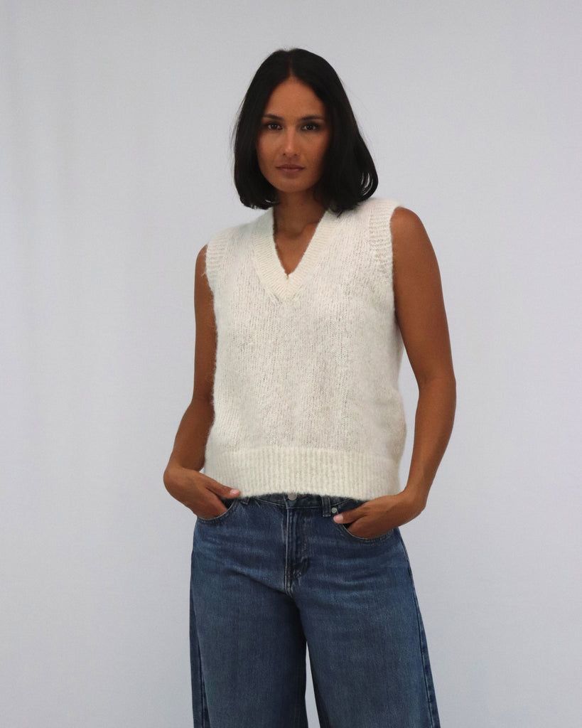 Tatāno Felix Vest- white