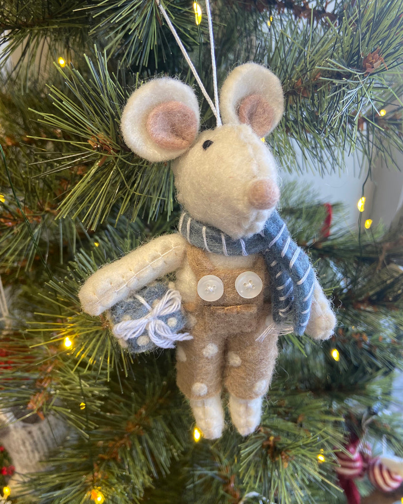 Pashom Felted Wool Christmas Decoration - Christmas mouse with a gift