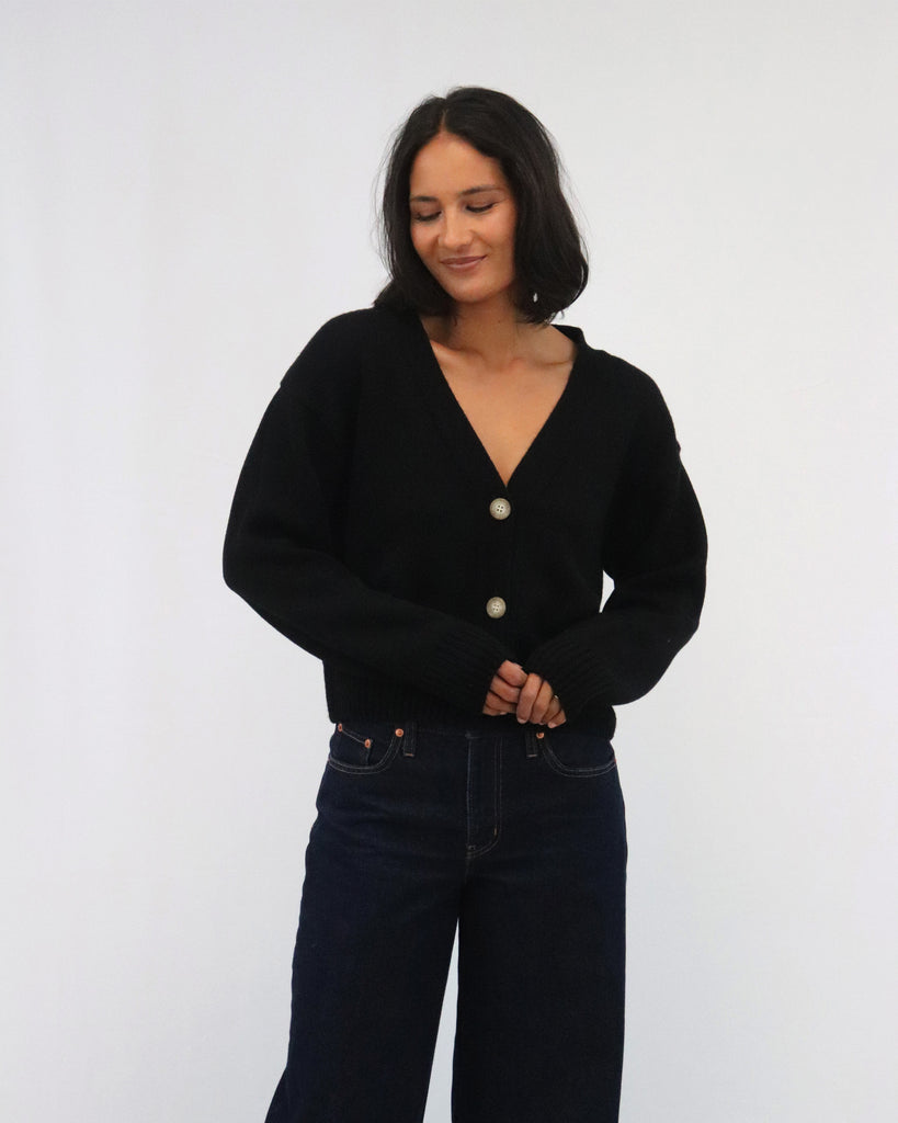 Tatāno Phoebe Cardigan- Black
