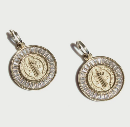 Queen of the foxes Charm - Seraph Symbol - Disc
