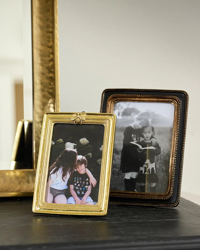 French Country Collections Ribbed Bee Frame Gold 4x6