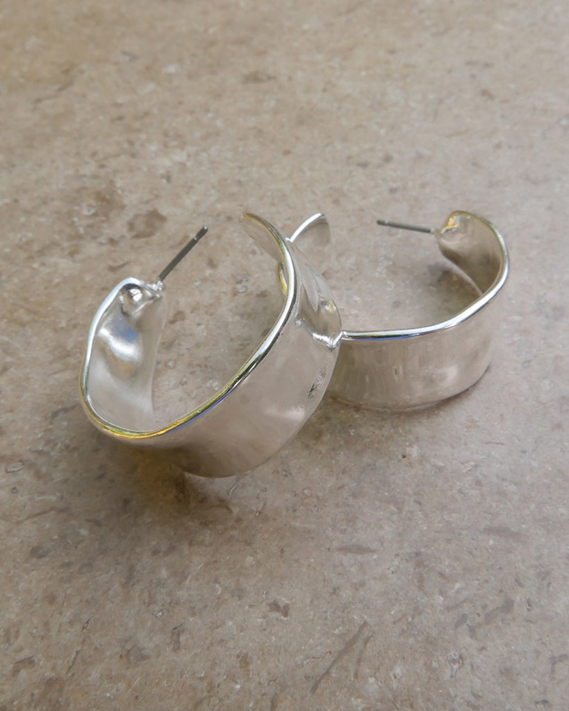 A&C Oslo Sculptured Creol Earring - silver